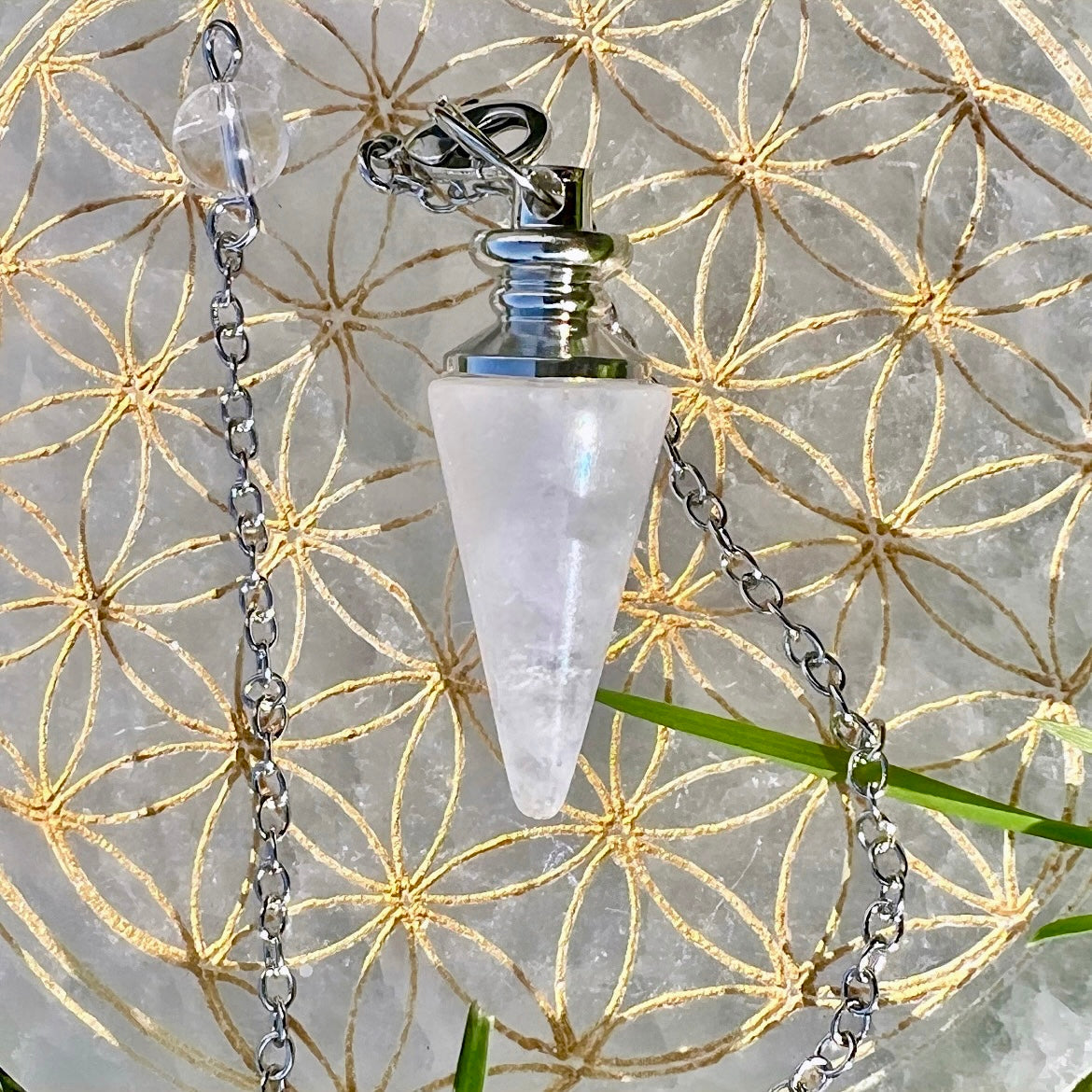 Pendule petit cône – Cristal de Roche | Clarté & Guidance intérieure
