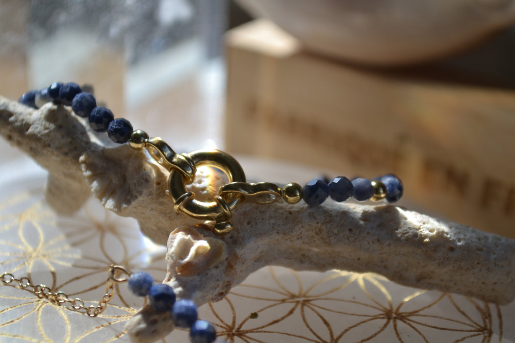 Lyra – Bracelet – Saphir | Clarté Mentale & Expression Juste