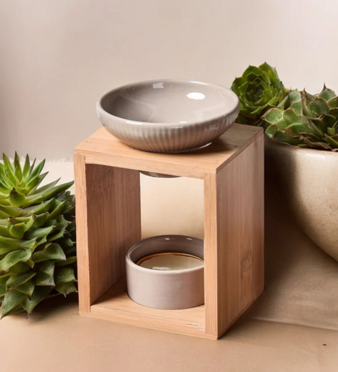 Brûleur Ubud – Bois & céramique blanche | Fondants parfumés