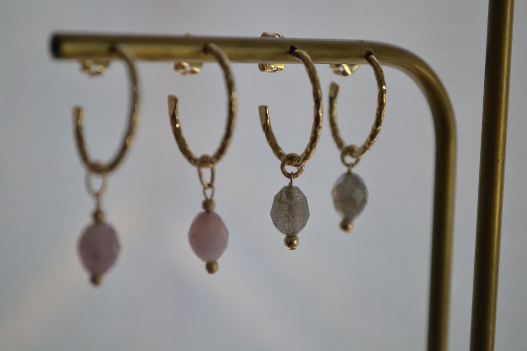 Aëla – Boucles d’oreilles – Pierre de Lune | Intuition & Féminin sacré