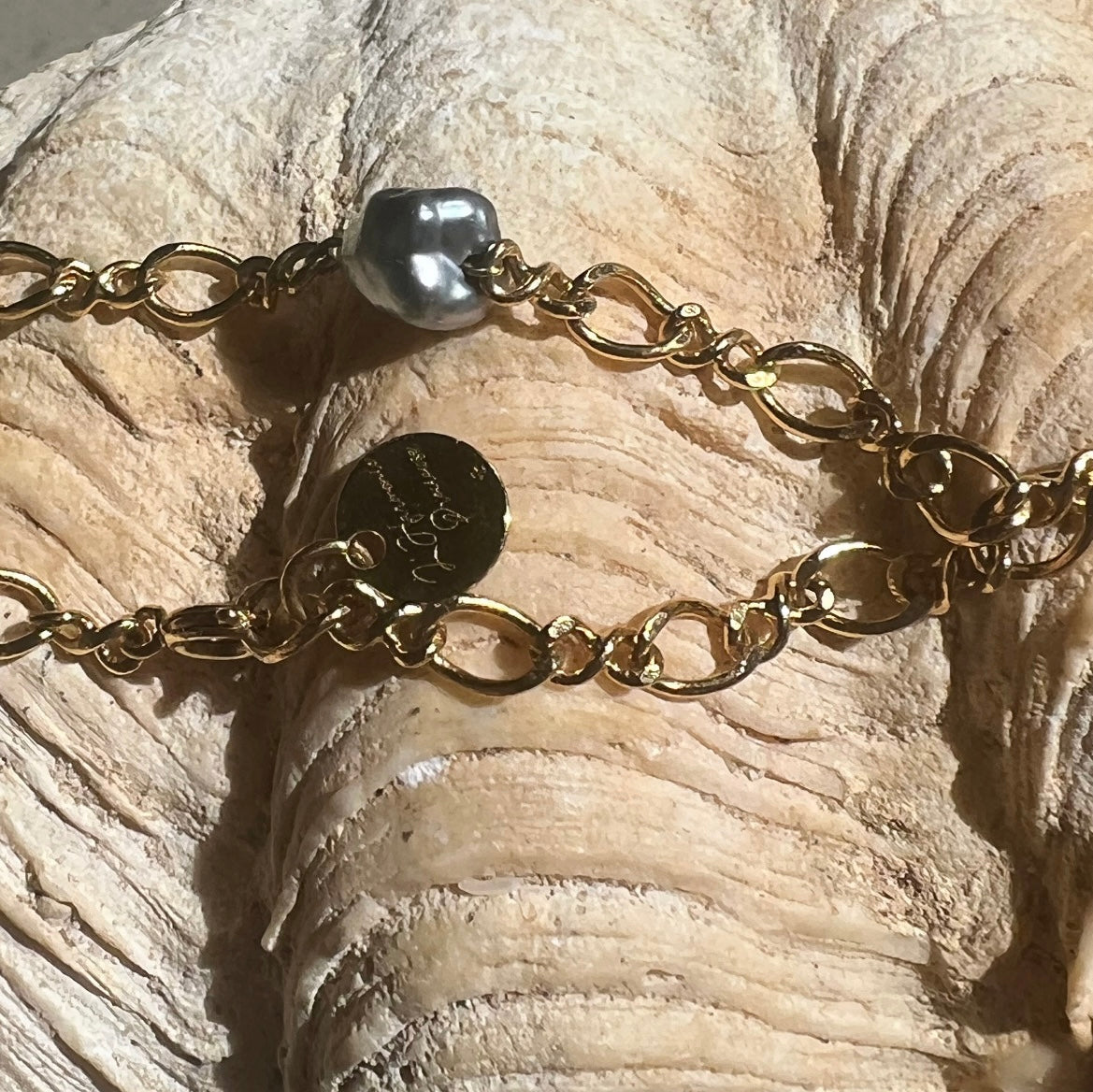 Tahura – Bracelet martelé – Keshi de Tahiti | Ancrage & Éveil intérieur