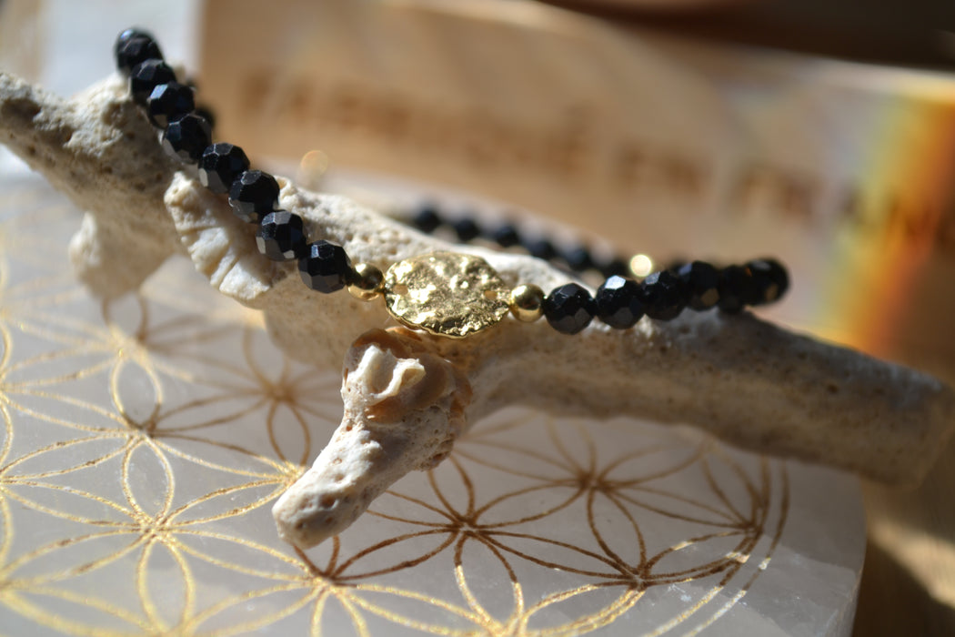 Takane – Bracelet – Spinelle Noire | Protection & Élévation sacrée