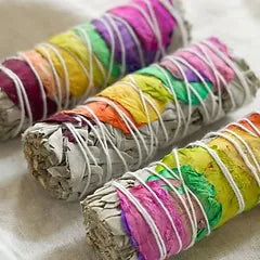Fagot Sauge blanche & Pétales de rose – Rituel sacré | Purification & Équilibre des 7 chakras