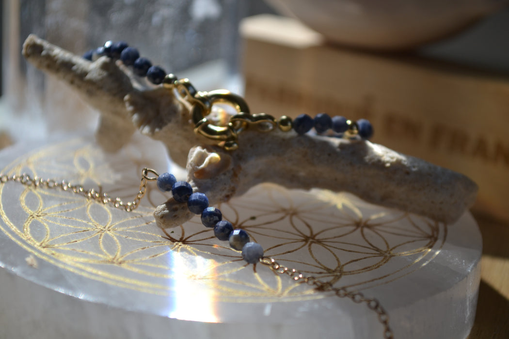 Lyra – Bracelet – Saphir | Clarté Mentale & Expression Juste