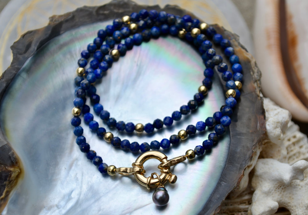 Yara – Collier Ras-de-cou – Lapis Lazuli & Keshi | Voix & Intuition