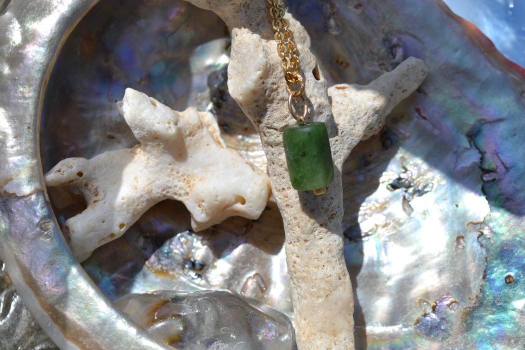 Jaya – Collier – Jade Néphrite | Harmonie & Sagesse Enracinée
