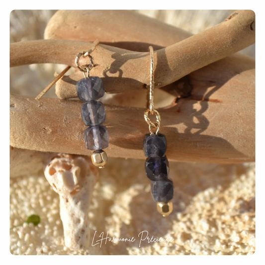 Soraya – Boucles d’oreilles en Iolite | Intuition & Cap Intérieur